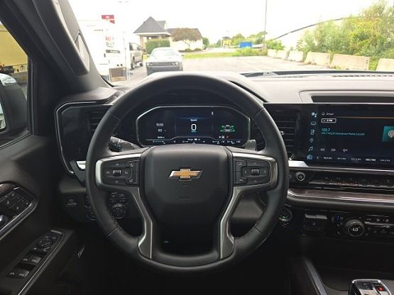 2024 Chevrolet Silverado 1500 LTZ photo 11