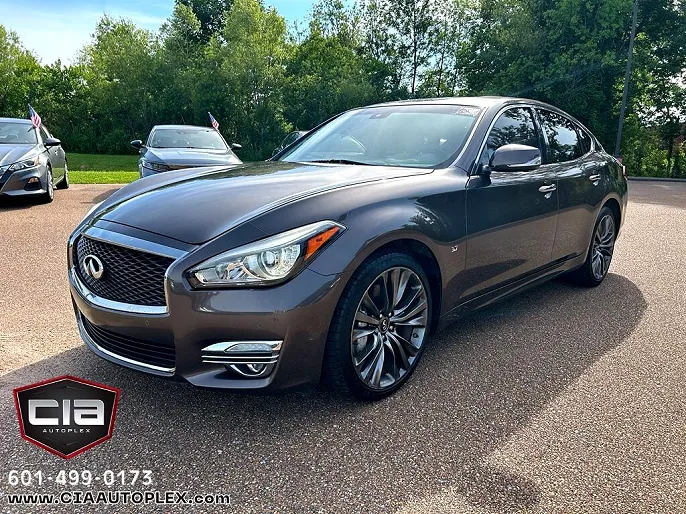 2016 Infiniti Q70