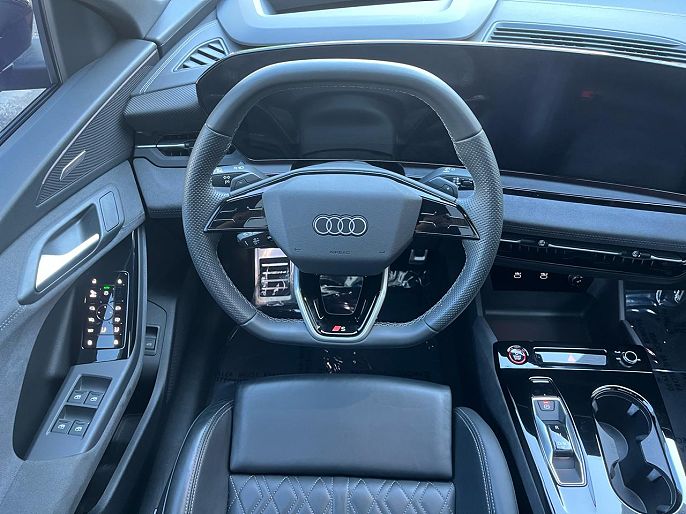 2025 Audi SQ6 e-tron