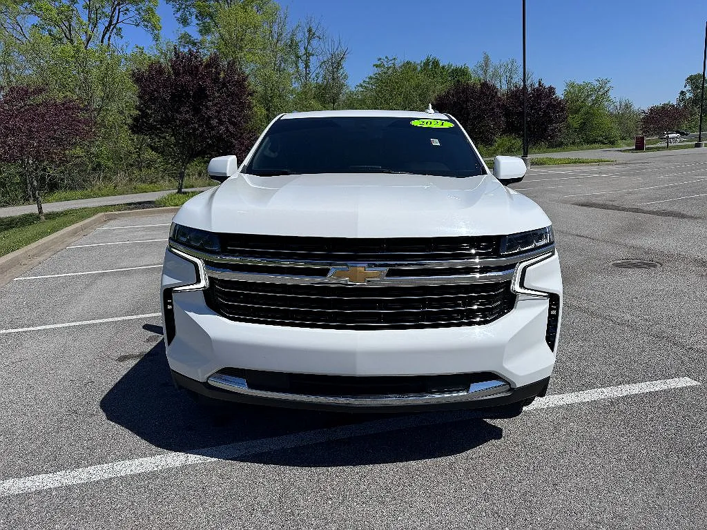 2021 Chevrolet Suburban LT image 1