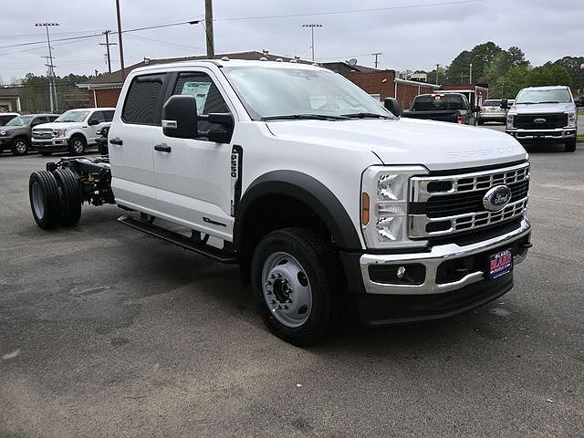 2024 Ford F-550 null image 5