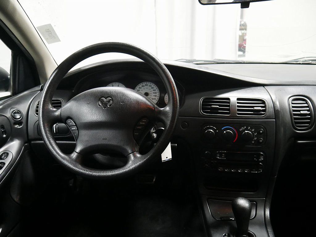 2004 Dodge Intrepid SE image 3