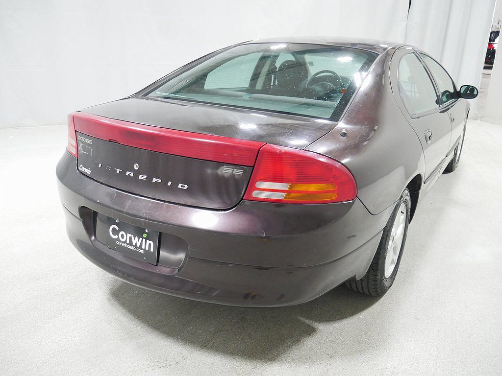 2004 Dodge Intrepid SE image 5