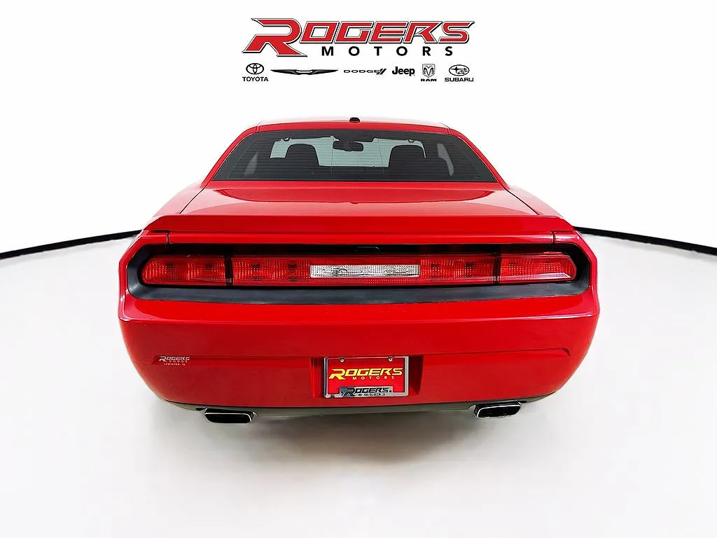 2014 Dodge Challenger R/T image 5