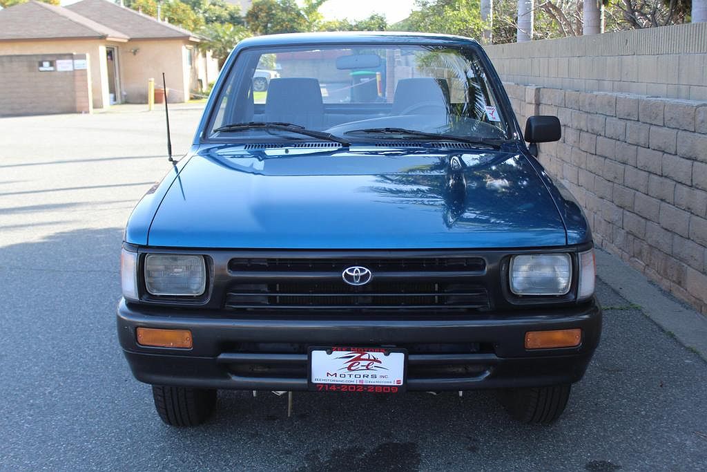 1993 Toyota Pickup null image 2