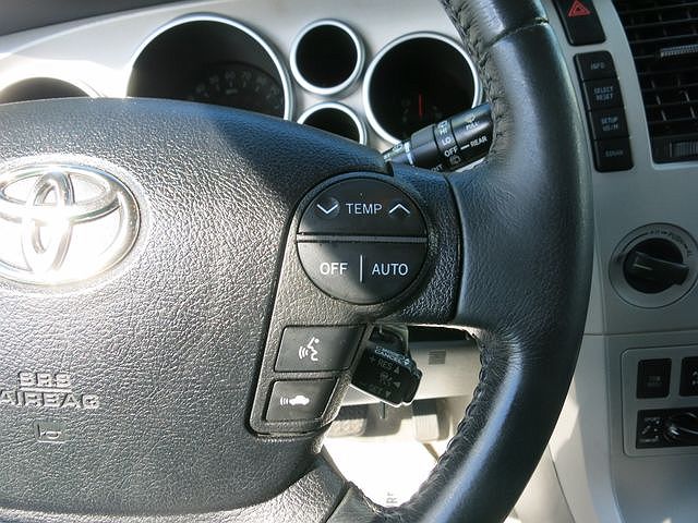 2008 Toyota Sequoia Platinum image 15