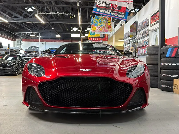 2019 Aston Martin DBS