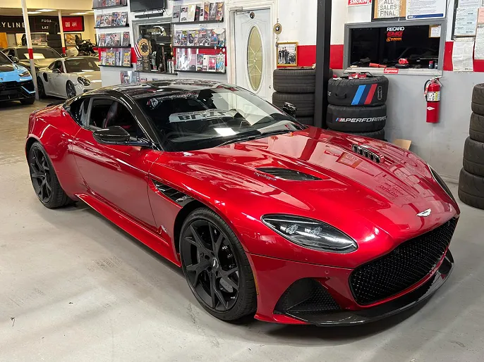 2019 Aston Martin DBS