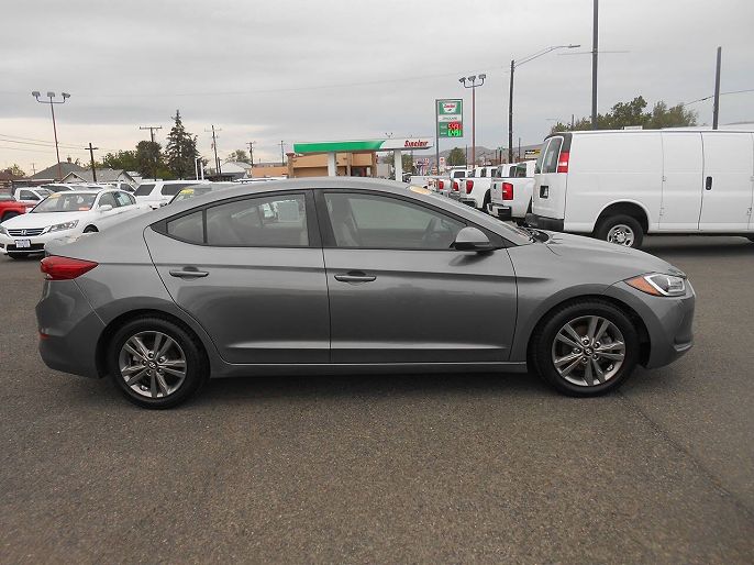 2018 Hyundai Elantra