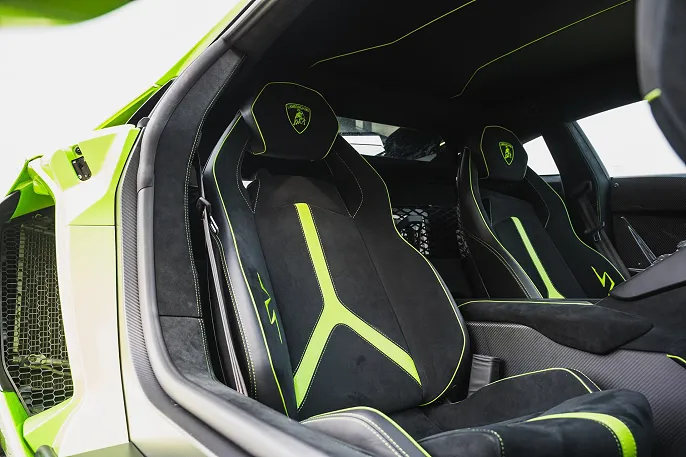 2016 Lamborghini Aventador