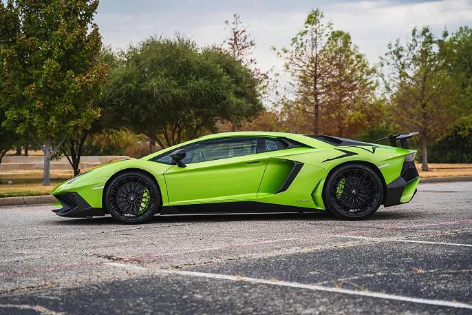 2016 Lamborghini Aventador