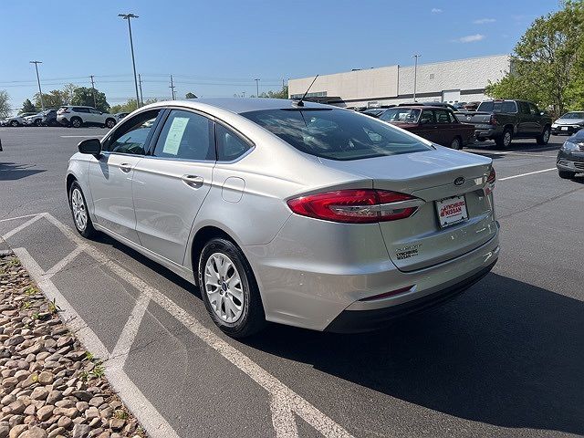2019 Ford Fusion S image 3