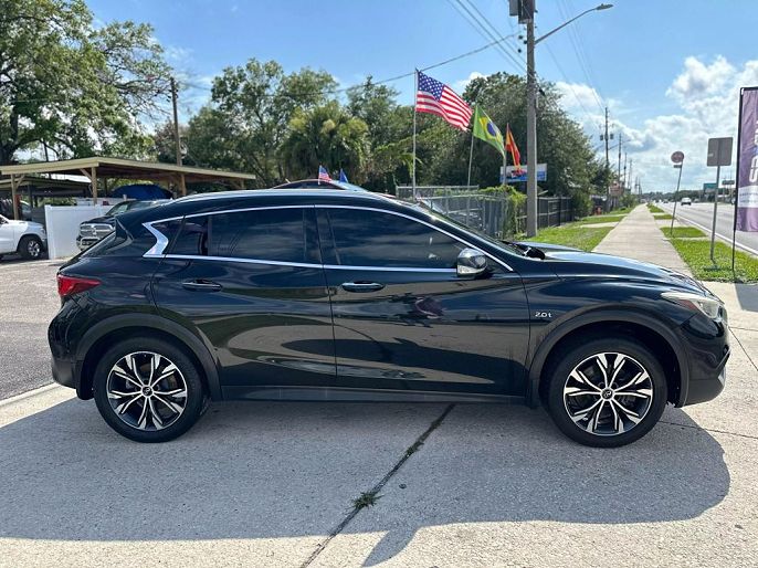 2017 Infiniti QX30