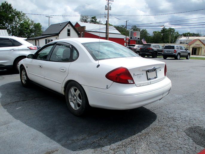 2000 Ford Taurus