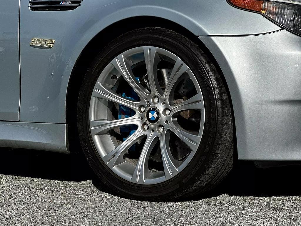 2006 BMW M5 null image 16