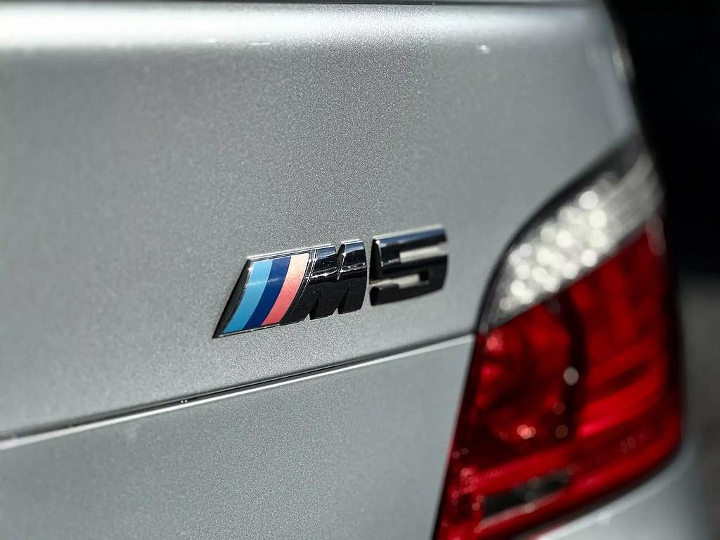 2006 BMW M5 null image 40