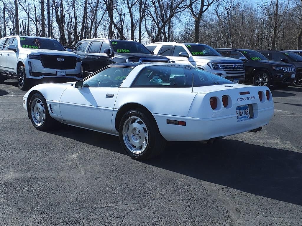 1996 Chevrolet Corvette Base image 2