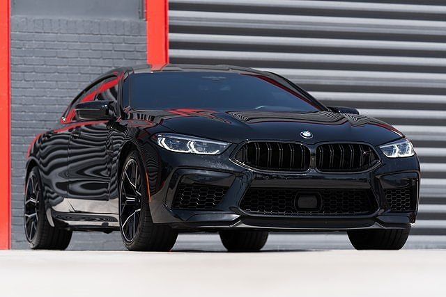 2023 BMW M8