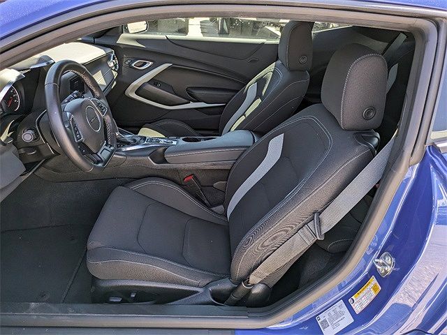 2023 Chevrolet Camaro LT image 9