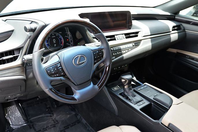 2019 Lexus ES