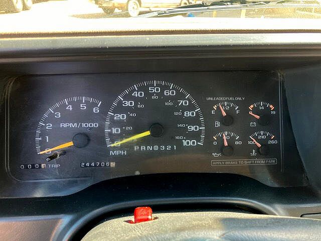 1999 Chevrolet Tahoe null image 16