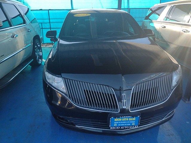 2013 Lincoln MKT Livery image 0