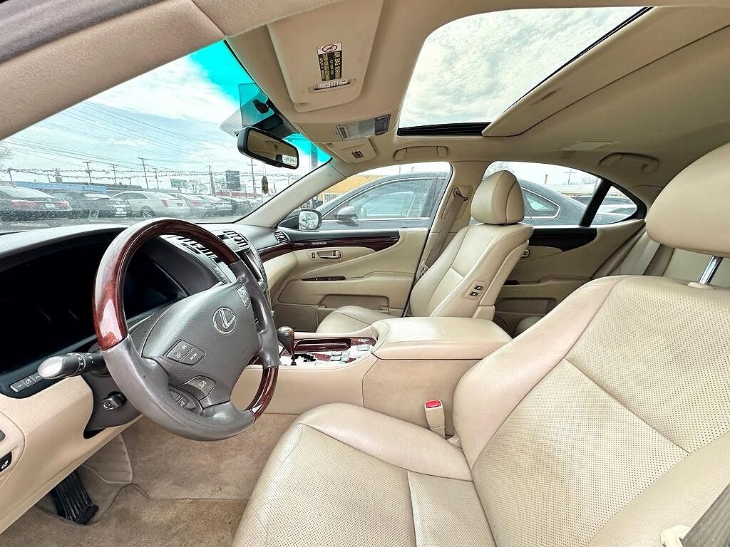 2009 Lexus LS 460 image 3