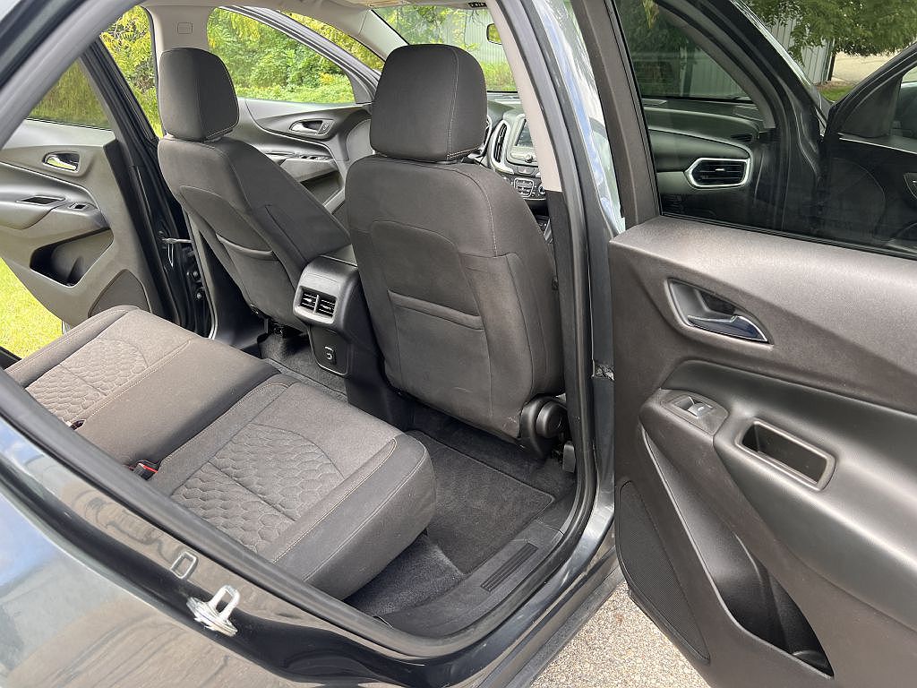 2019 Chevrolet Equinox LT image 17