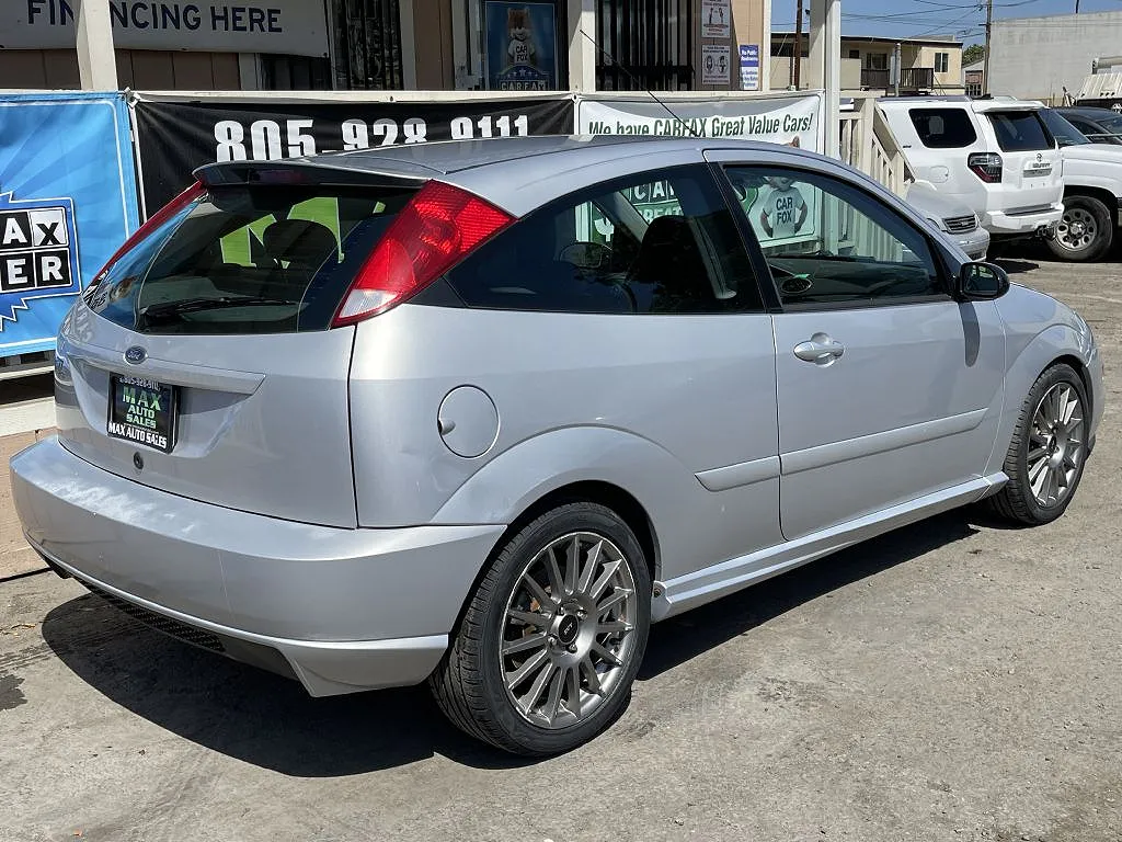 2004 Ford Focus SVT image 2