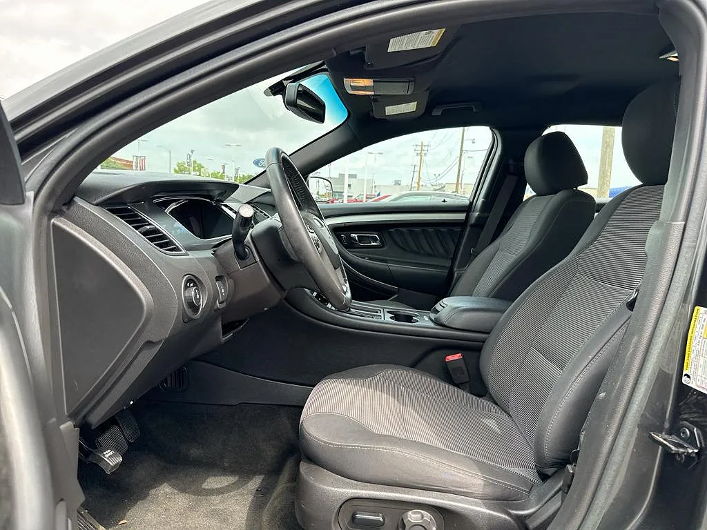 2018 Ford Taurus SEL image 4