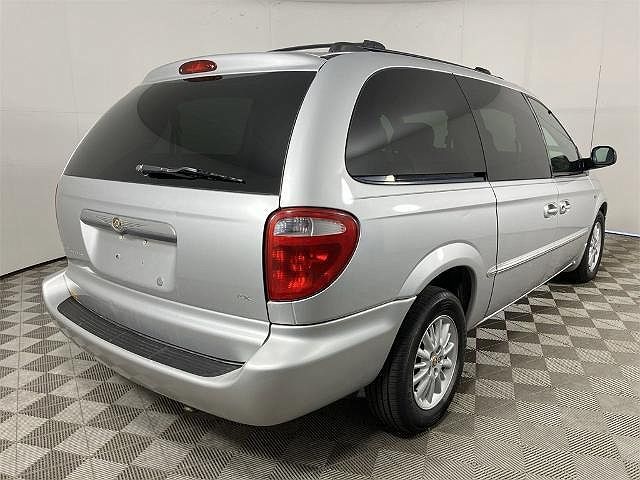 2002 Chrysler Town & Country EX image 2