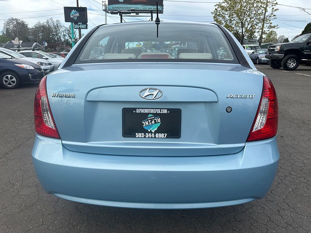2009 Hyundai Accent GLS image 2