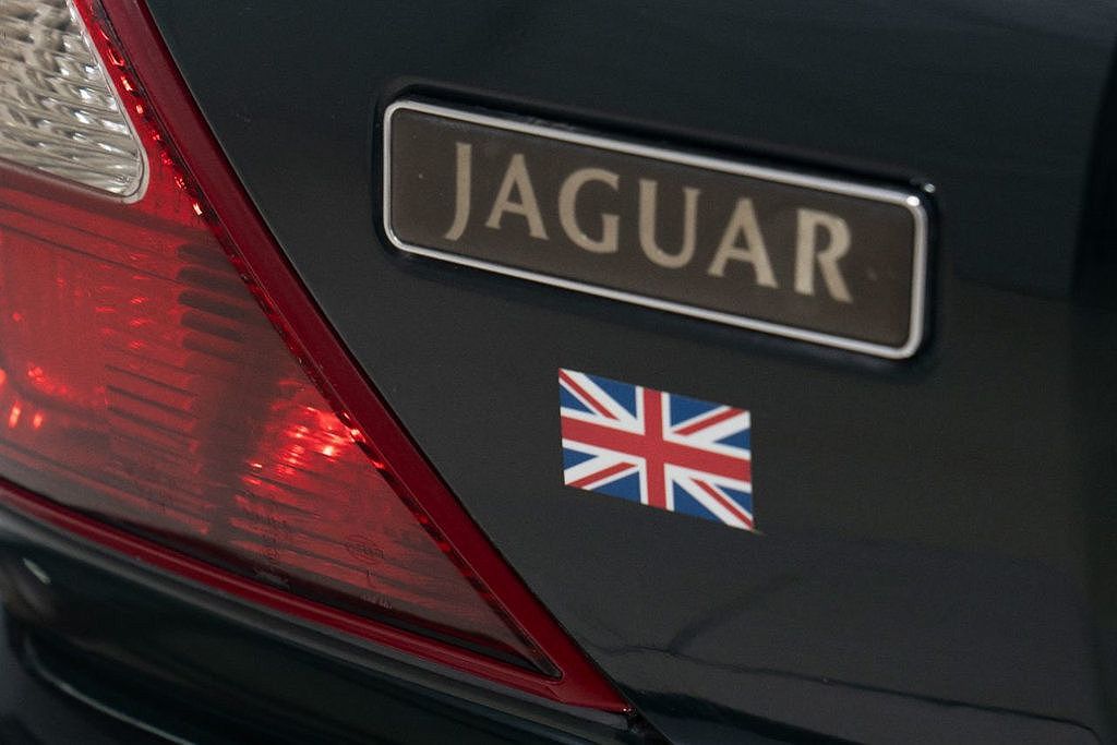 2002 Jaguar XJ XJR image 22