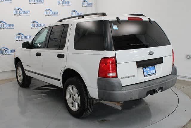 2004 Ford Explorer XLS image 3