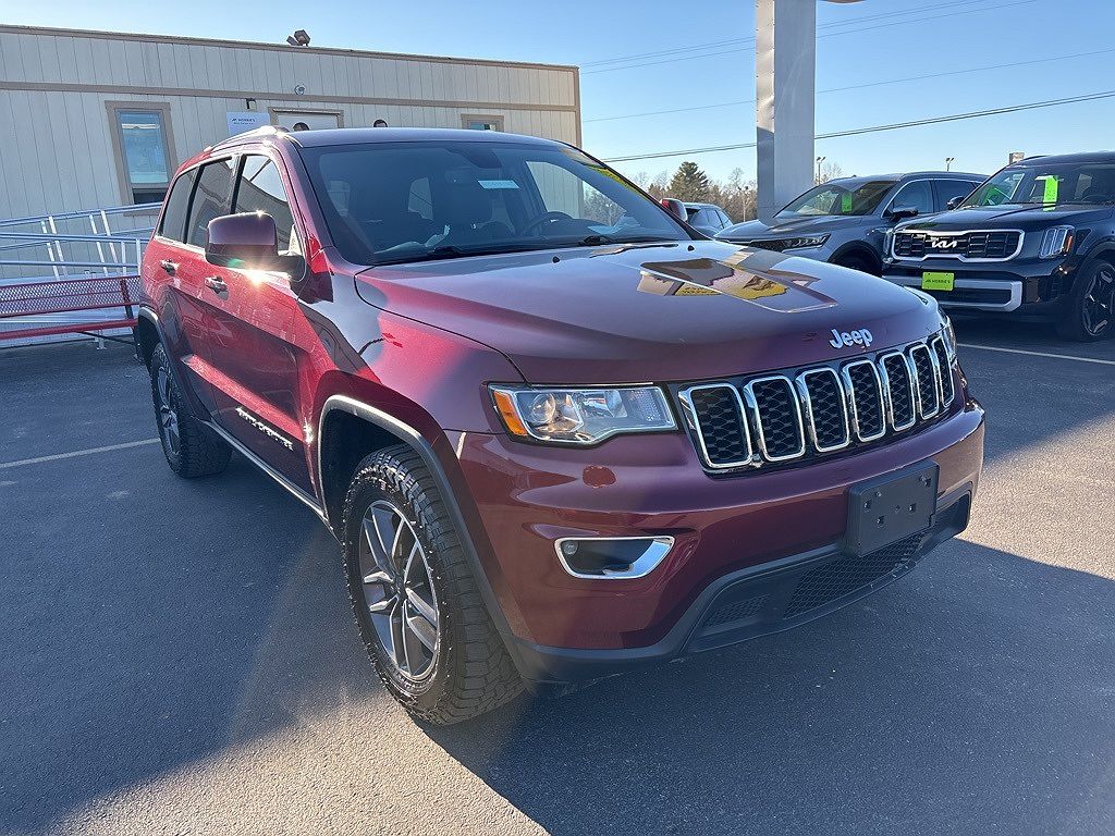 2019 Jeep Grand Cherokee Laredo image 2