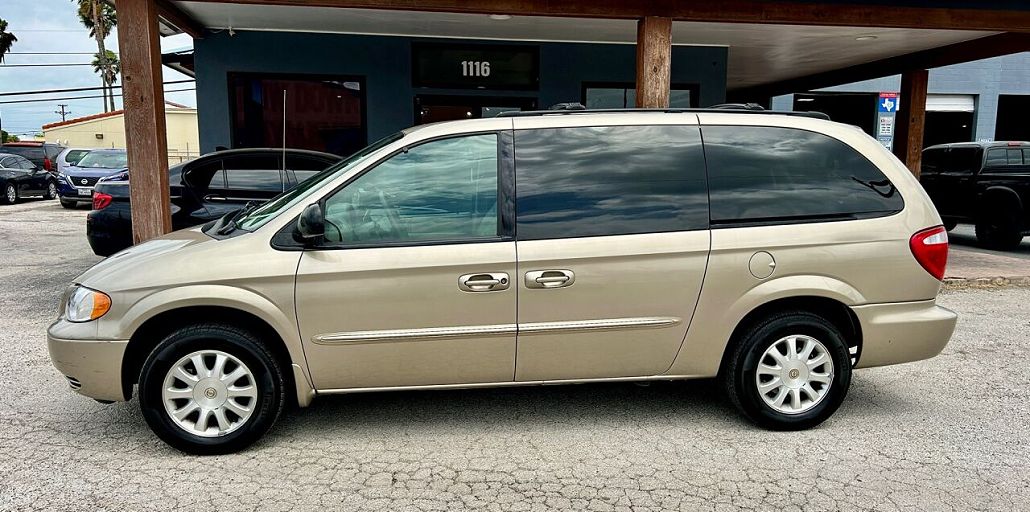 2003 Chrysler Town & Country EX image 3