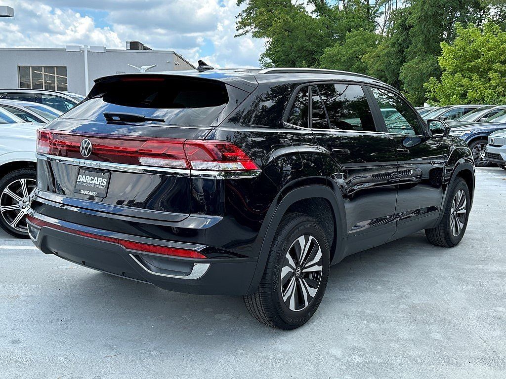 2024 Volkswagen Atlas SE image 3