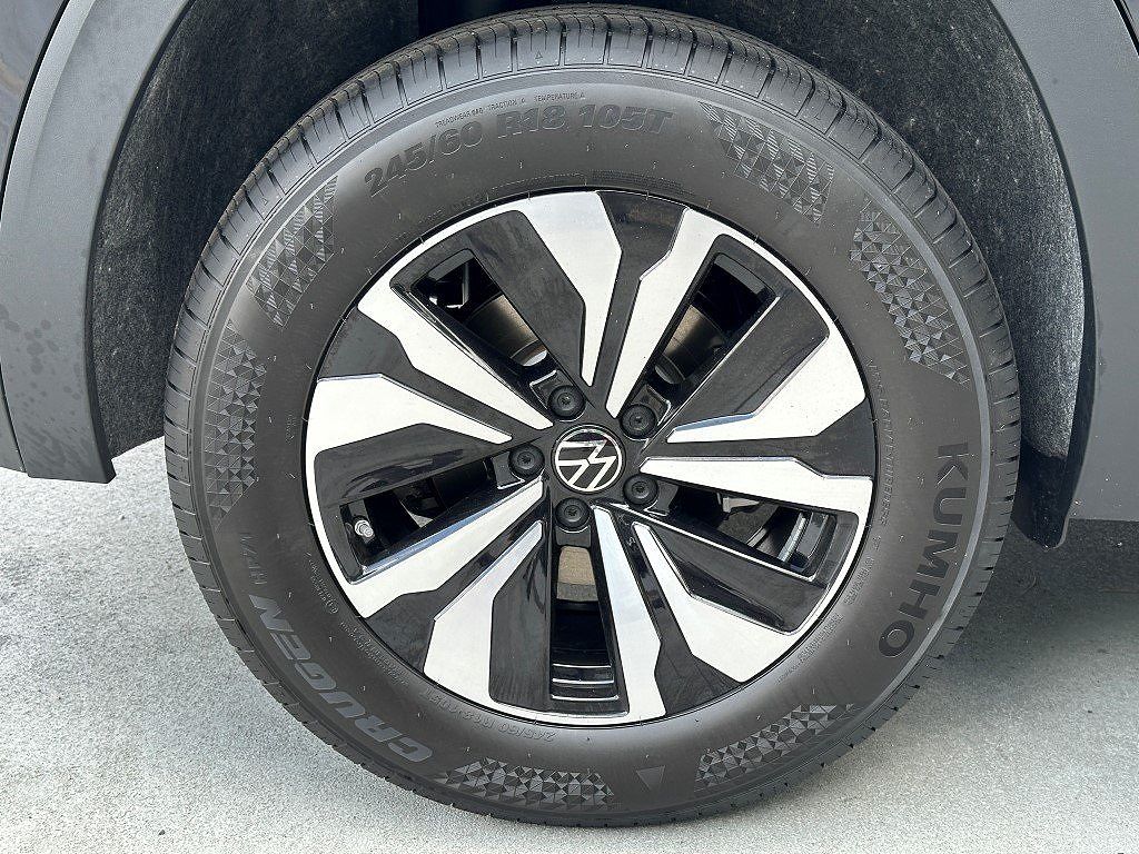 2024 Volkswagen Atlas SE image 5