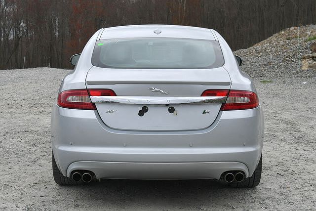 2010 Jaguar XF XFR image 4