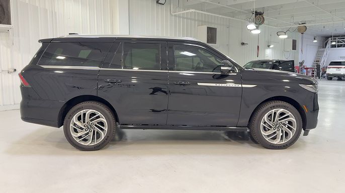 2025 Lincoln Navigator L