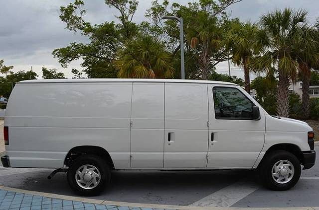 2014 ford econoline passenger van