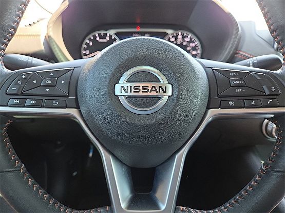 2023 Nissan Sentra SR photo 11