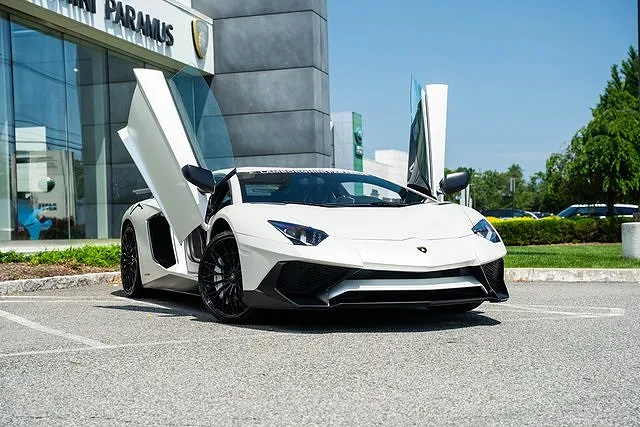 2016 Lamborghini Aventador