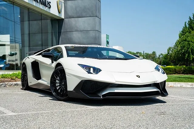 2016 Lamborghini Aventador