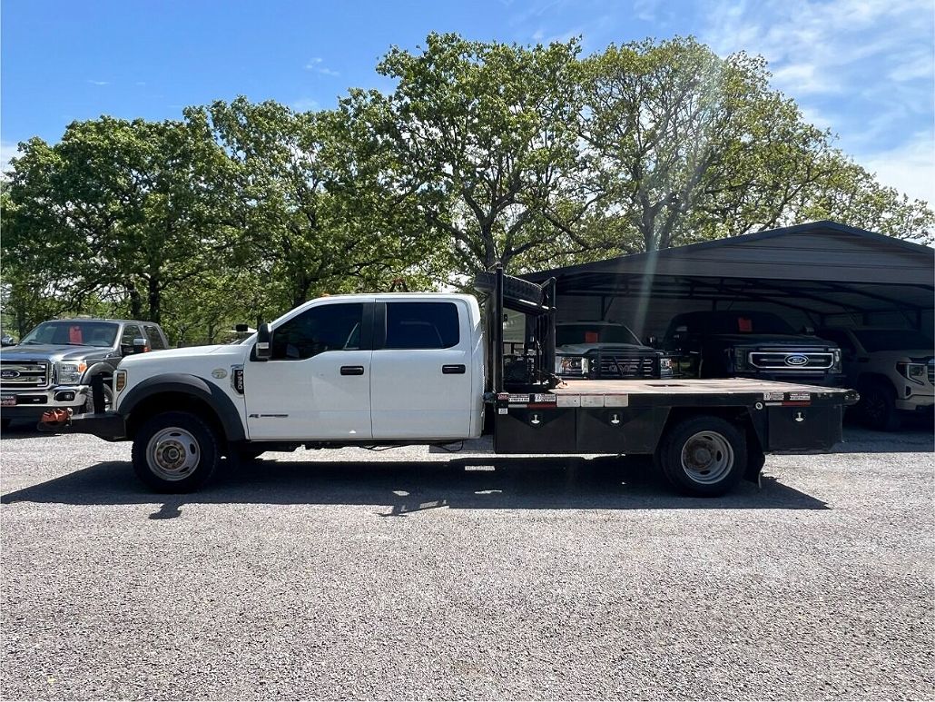 2018 Ford F-550 null image 1