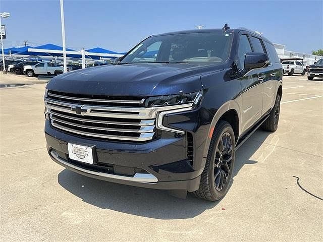 2023 Chevrolet Suburban High Country image 0