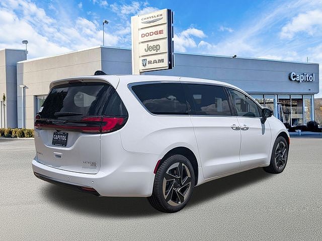 2027 Chrysler Pacifica