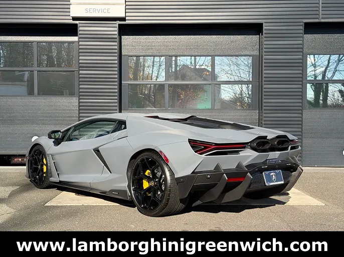 2025 Lamborghini Revuelto