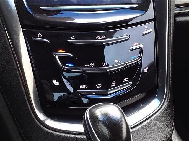 2014 Cadillac ELR null image 9
