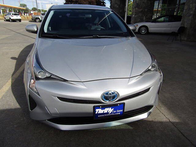2016 Toyota Prius Two image 1